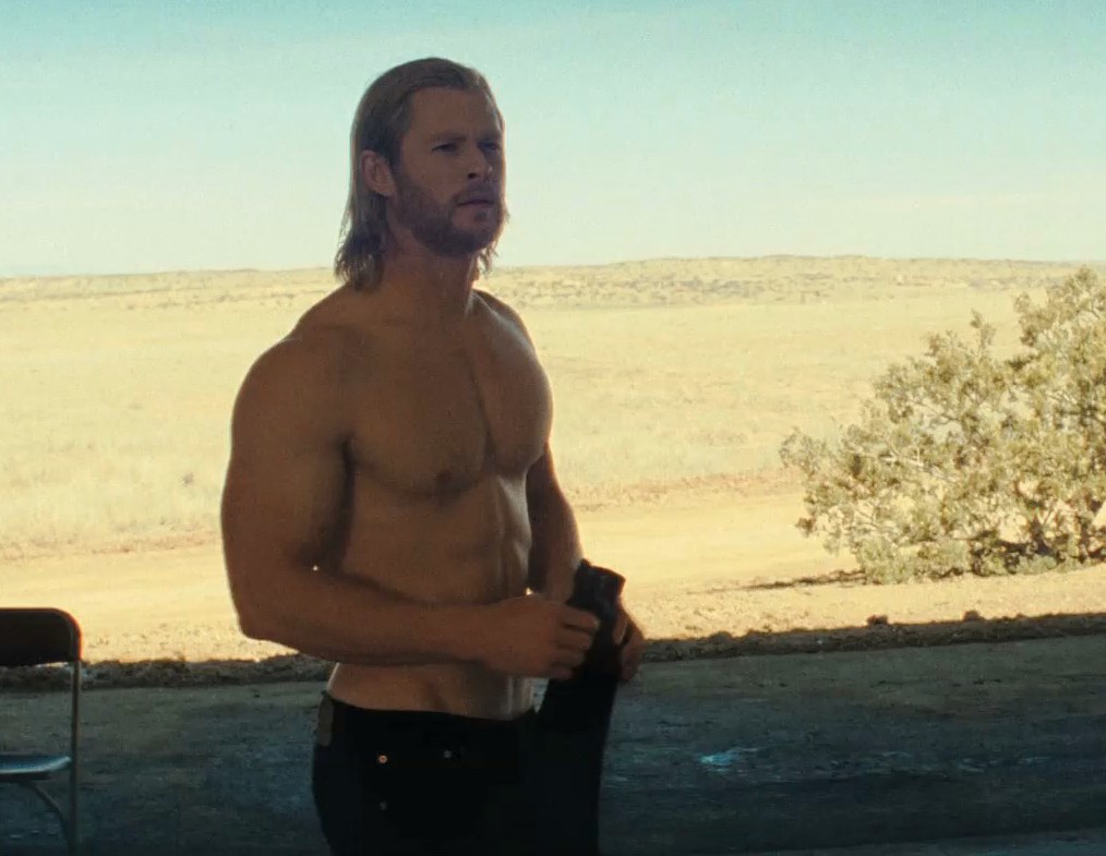Chris Hemsworth paparazzi shirtless shots